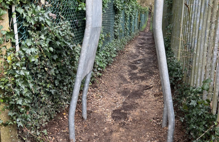 Motorcycle barrier on path in Shinfield