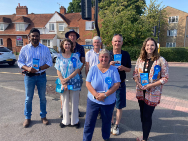 It was very hot out on Saturday here is the team on Shinfield Road